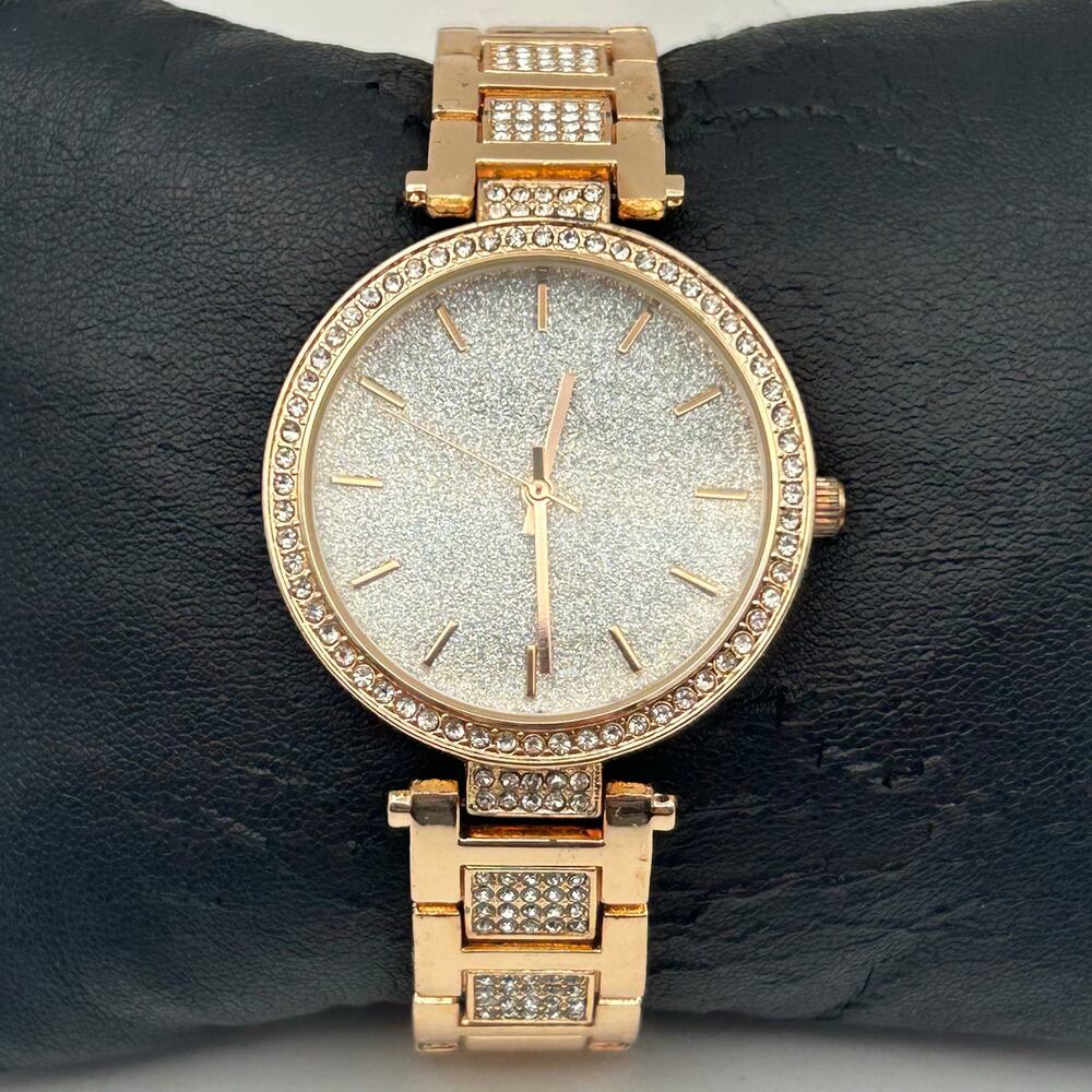 Women’s Rose Gold Crystal Bezel Women’s Fashion Watch Working New Battery